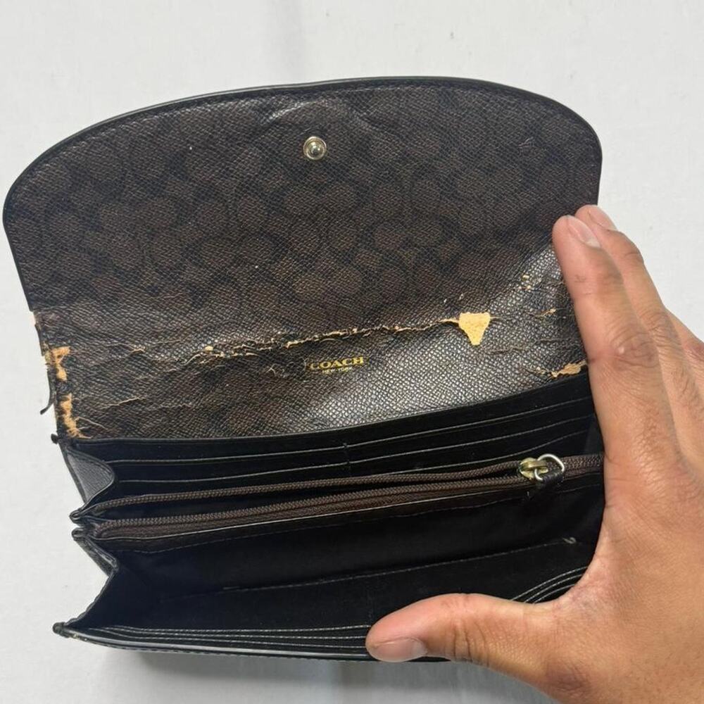 Coach Vintage Wallet Black Leather  Perfect Condition On Outside - Picture 5 of 5